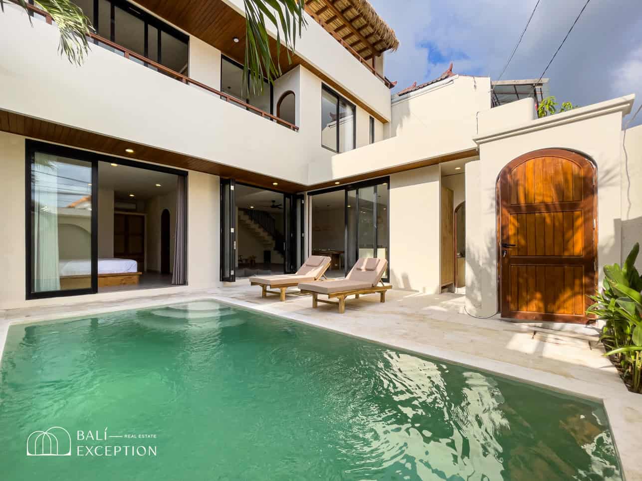 ROOFTOP OCEAN VIEW 3 BEDROOM VILLA FOR SALE LEASEHOLD IN UMALAS BE-906 